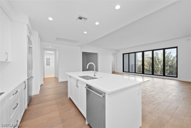 Building Photo - 1115 Central Ave