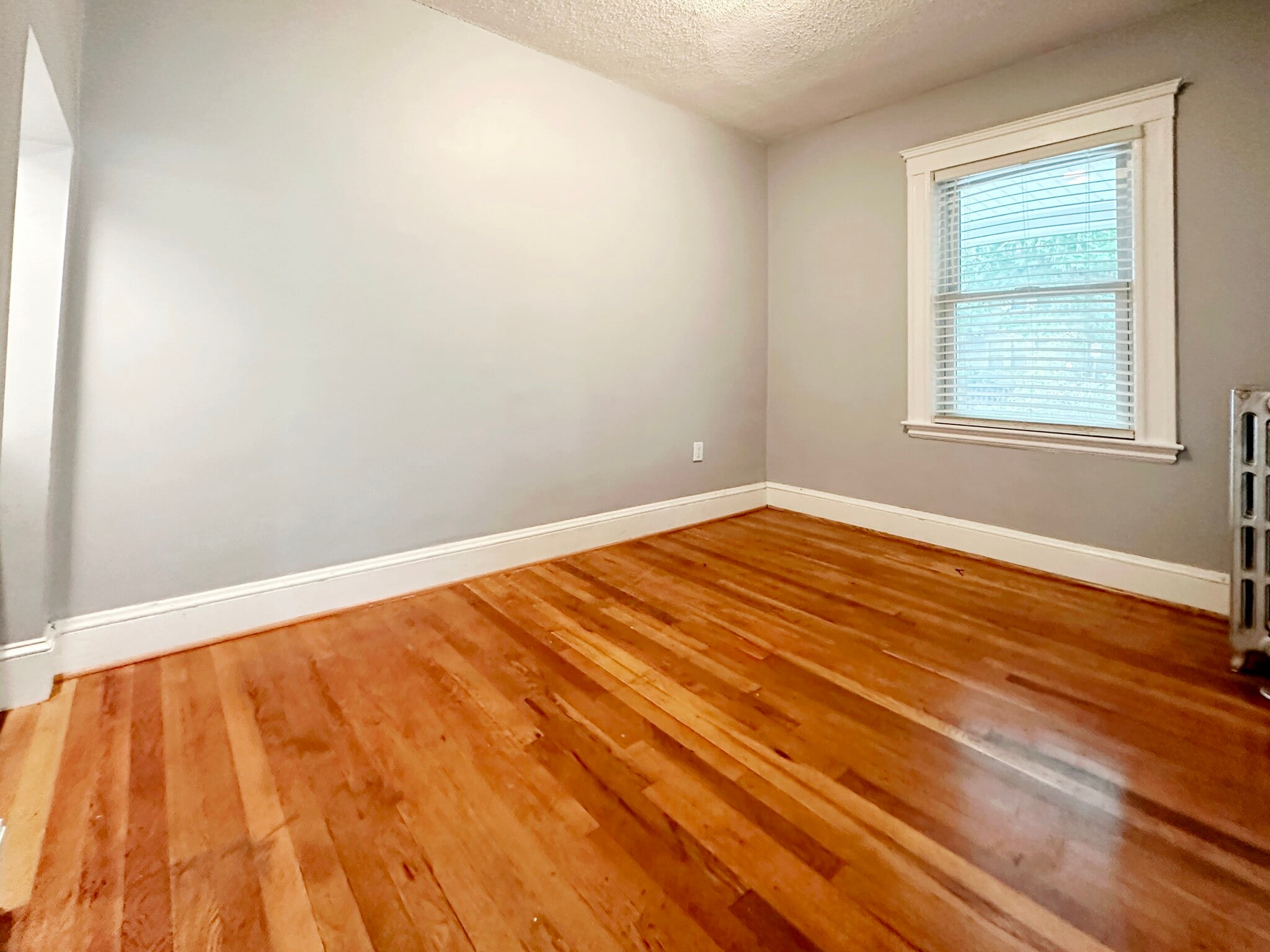 Building Photo - 44 Day St