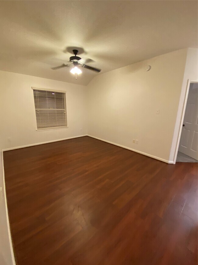 Building Photo - 321 Preston Ln
