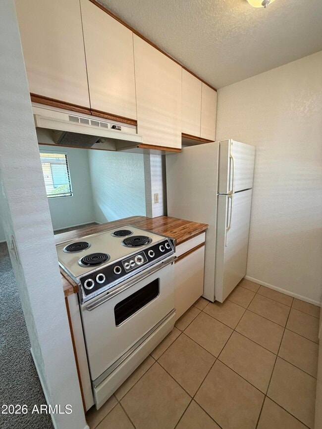 Building Photo - 840 S Main St