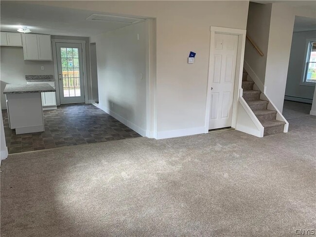 Building Photo - 281 Cole Rd