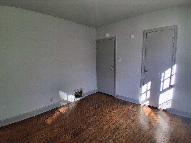 Building Photo - 28 S Virginia Ave