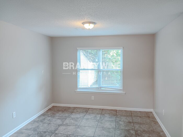 Building Photo - 6895 Southknoll Ave
