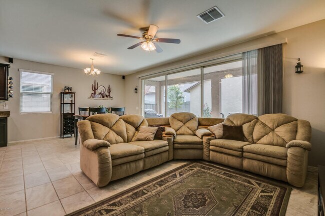 Building Photo - Great Mesa Community Dahlia Pointe 3 bedro...