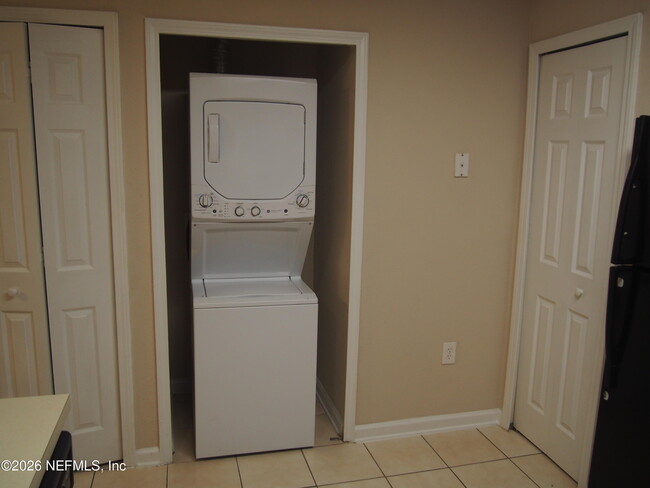 Building Photo - 7920 Merrill Rd