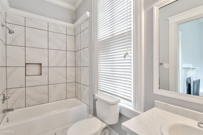 Building Photo - 1 br, 1 bath Duplex - 1215 New Saint Franc...