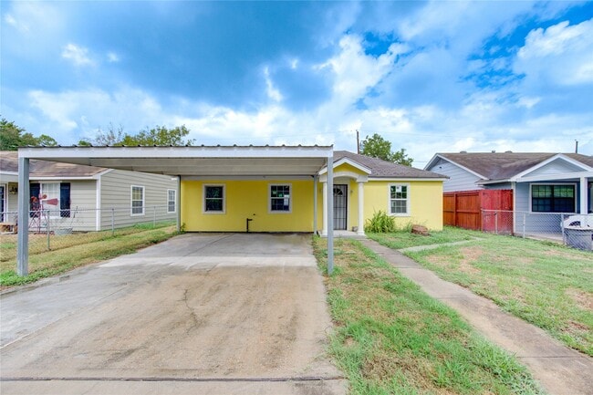 Building Photo - 10717 Pillot St