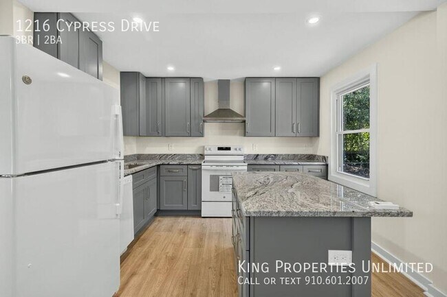 Building Photo - 1216 Cypress Dr