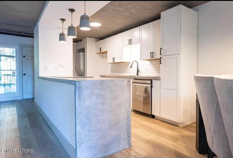 Building Photo - 542 Berlin Dr