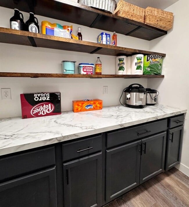 Building Photo - Beautifully Renovated 3bd/2ba home in Portales; Available 8/1/26