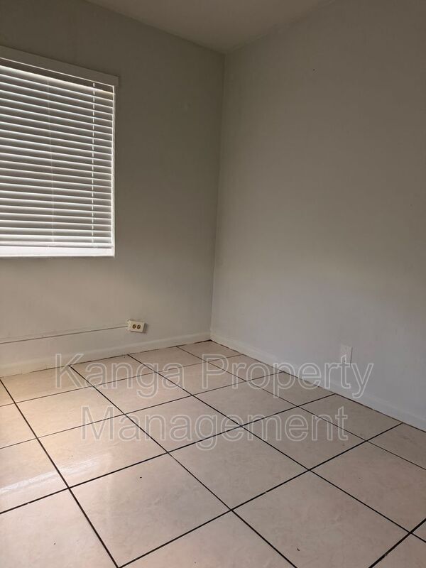 Building Photo - 1172 W 34th St