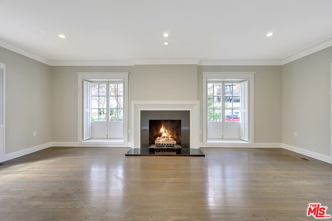 Building Photo - 234 S Spalding Dr