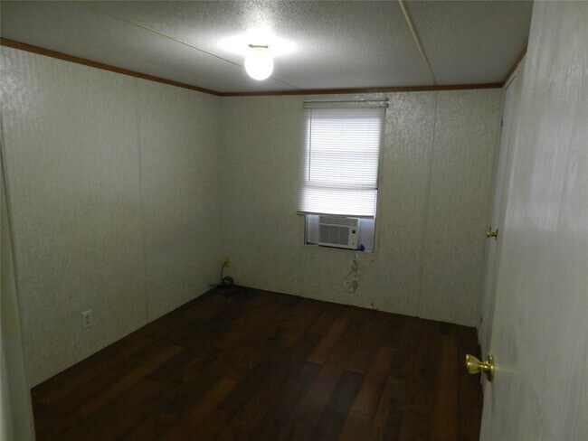 Building Photo - 550 Ruby Rd