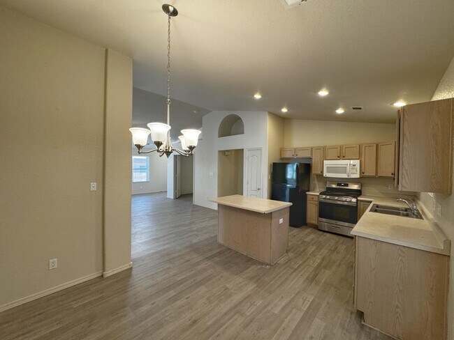 Building Photo - 7152 Elk Creek Rd NE