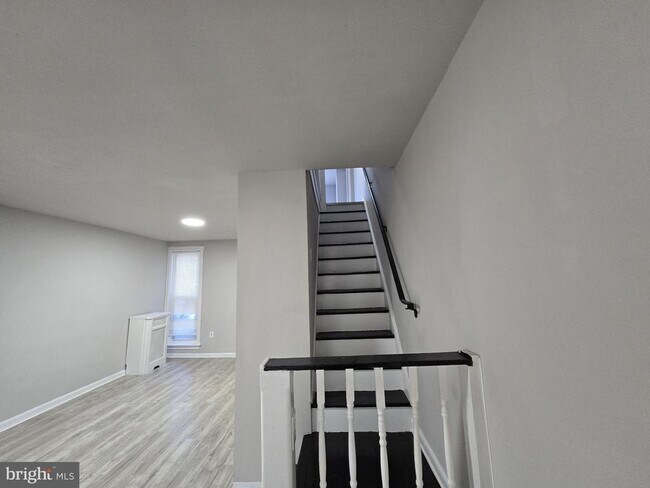 Building Photo - 5140 N Fairhill St