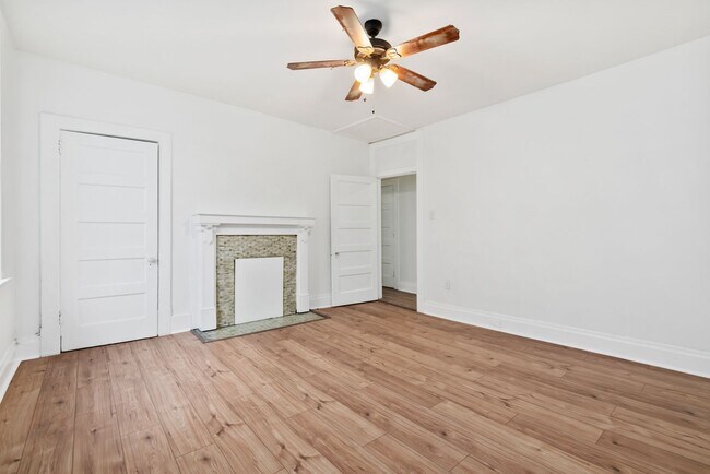 Building Photo - 1528 Ridge Ave