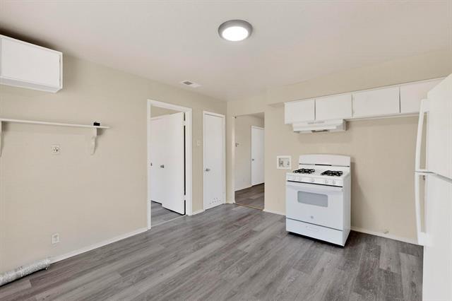 Building Photo - 310 Palm Oak Dr