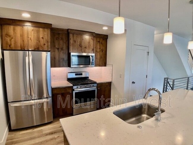 Building Photo - 503 W 2275 N