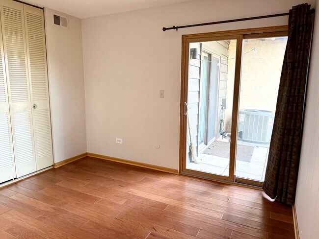 Building Photo - 6156 Knoll Way Dr