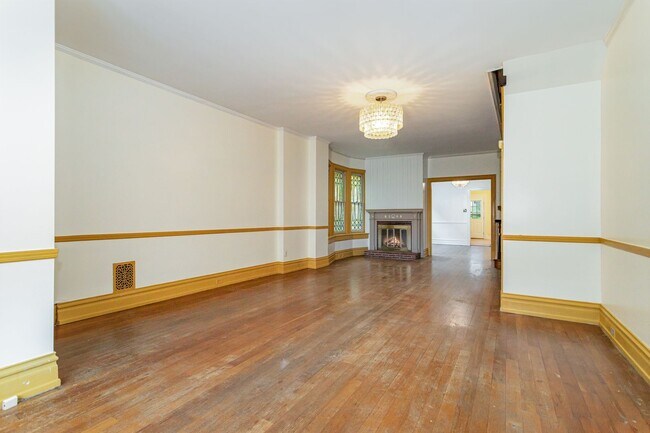 Building Photo - 273 S Hanover St