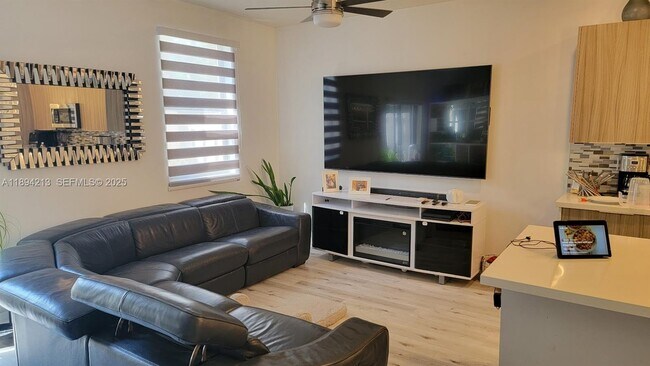 Building Photo - 10455 NW 82nd St