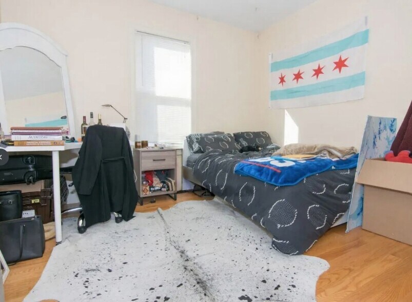 Building Photo - 35 Pratt St