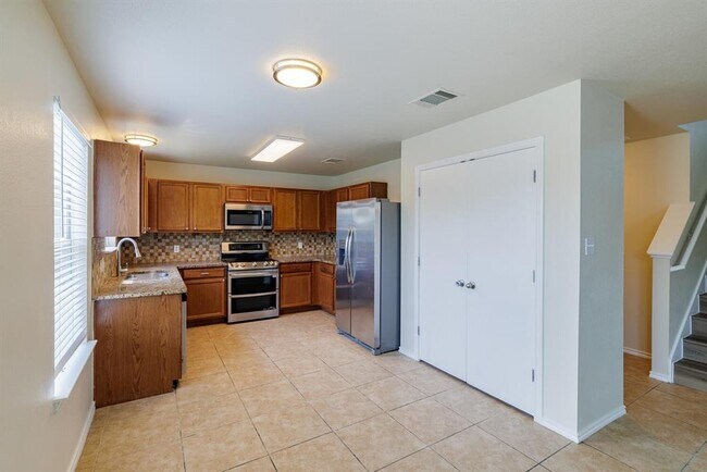 Building Photo - 157 Brickyard Ln