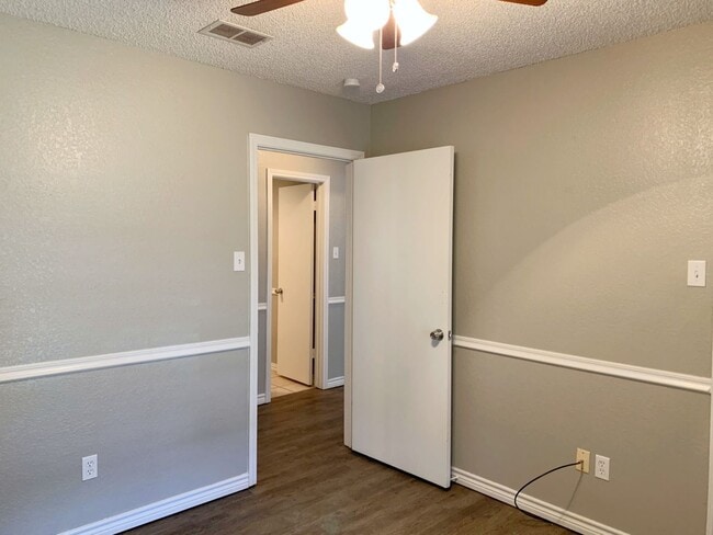 Building Photo - 3 Bed 2 bath Lubbock ISD