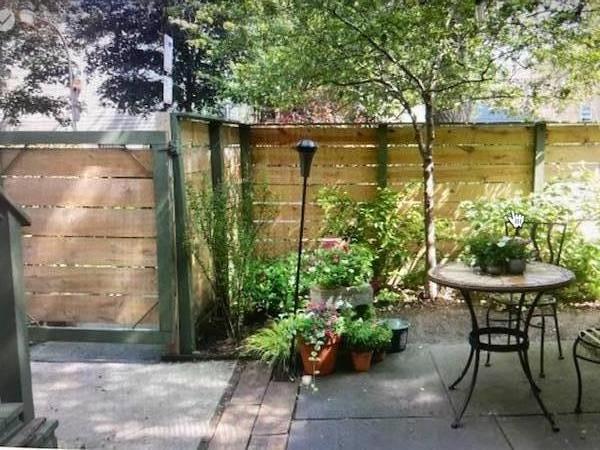 Building Photo - 1255 N Damen Ave