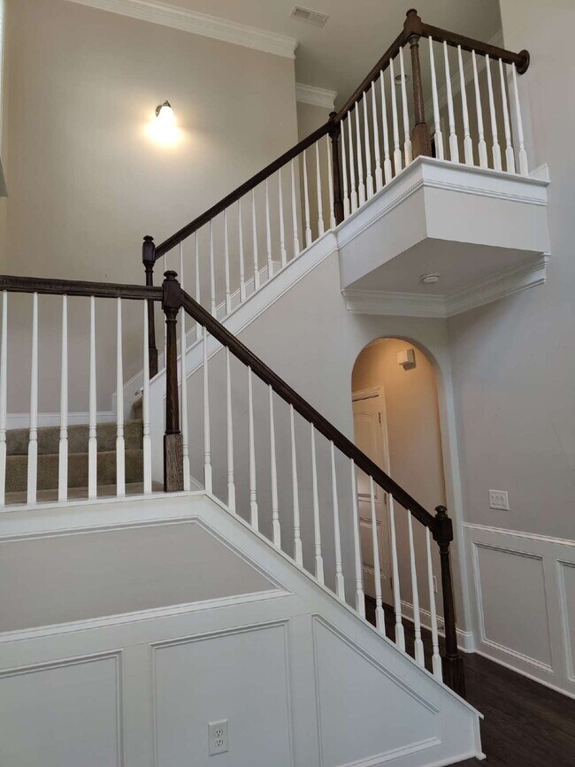 Building Photo - 847 Silver Leaf Dr