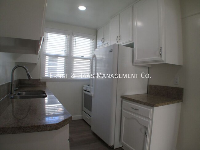 Building Photo - Lovely 1 Bedroom Apartment in Prime Bixby ...