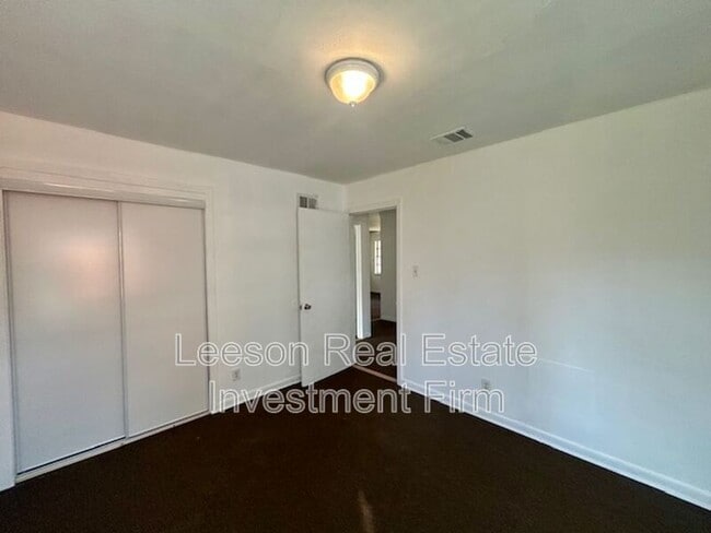 Building Photo - 439 Browning St