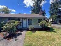 Building Photo - 3520 SE 67th Ave