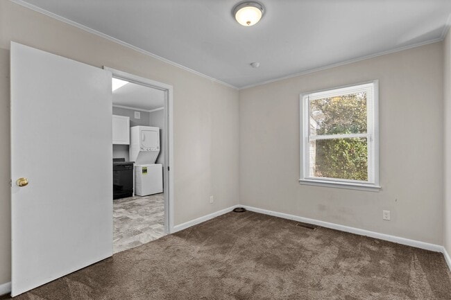 Building Photo - Adorable and affordable!  3 Bedroom Ranch ...