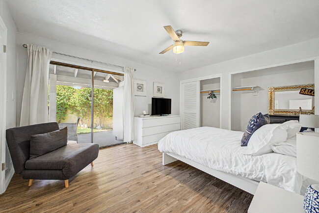 Building Photo - Furnished Luxury Condo in Guard-Gated Casa Del Monte | Prime Old Town Scottsdale Location