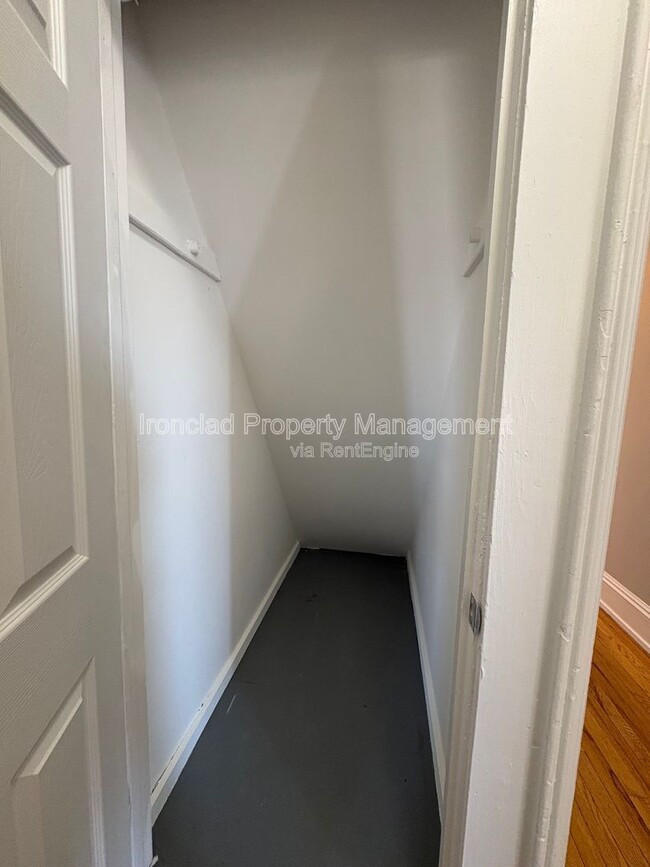 Building Photo - 818 Pine St