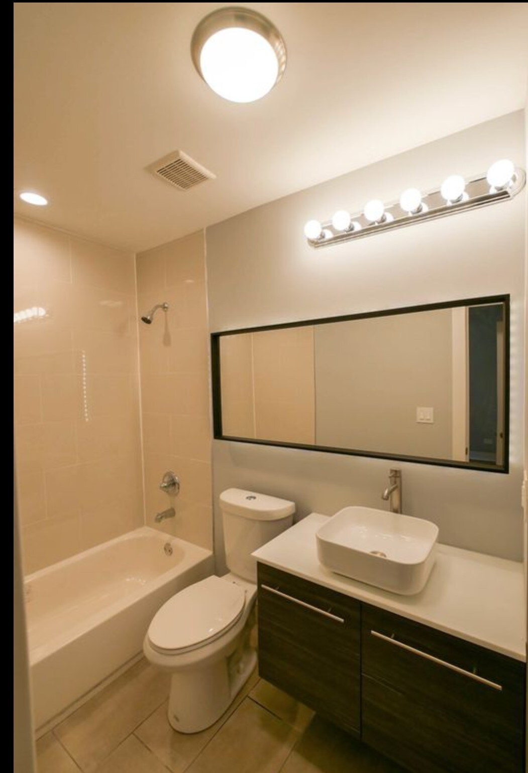 Master Bath - 3953 S Rockwell St