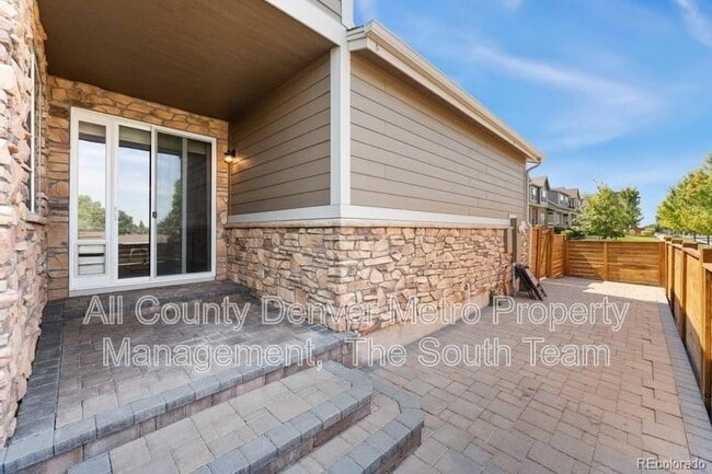 Building Photo - 536 E Fremont Pl