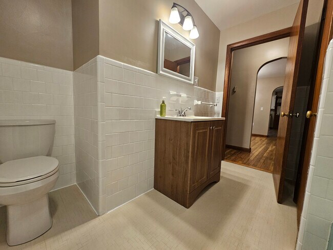 Building Photo - 139 Lisbon Rd