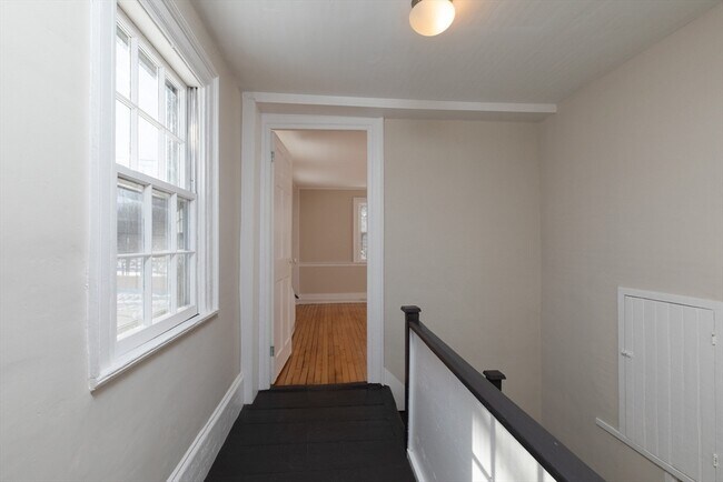 Building Photo - 21 Gardner St