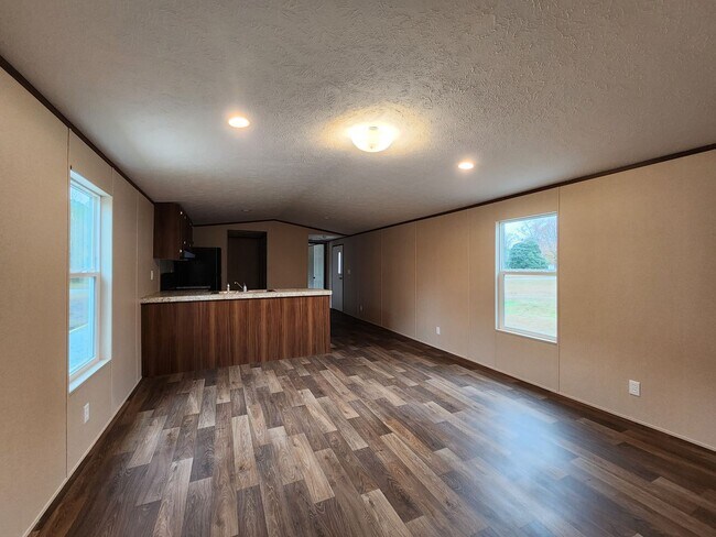 Building Photo - 141 Littleton St