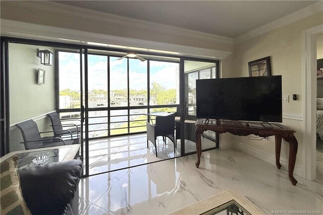 Building Photo - 1950 SW Palm City Rd