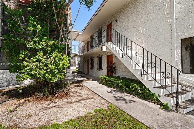 Building Photo - 8701 SW 141st St