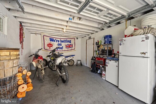 Building Photo - 11021 Bowerman Rd