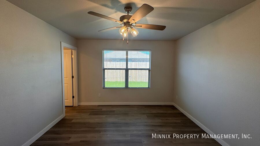 Building Photo - 7706 Elm Ave