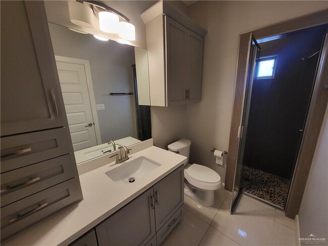 Building Photo - 1367 Garden Dr