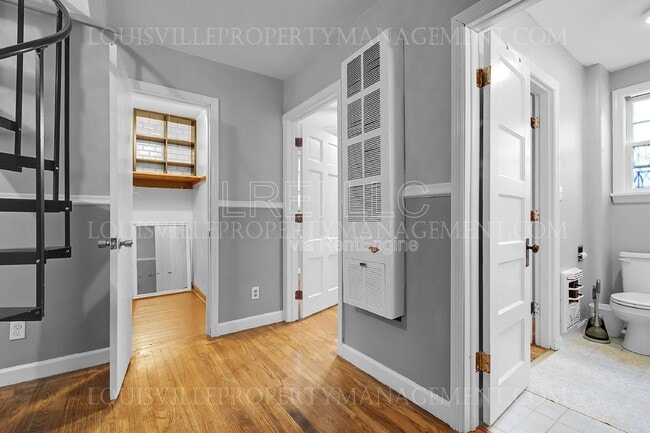 Building Photo - 710 Rubel Ave