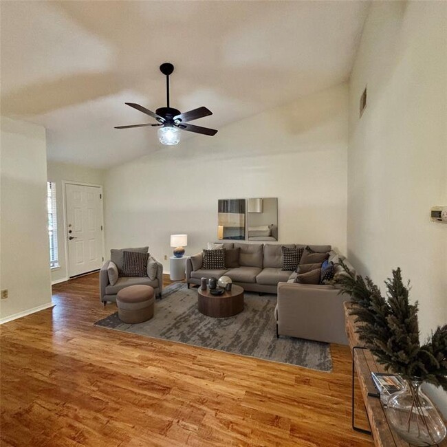 Building Photo - 405 Burlwood Ct