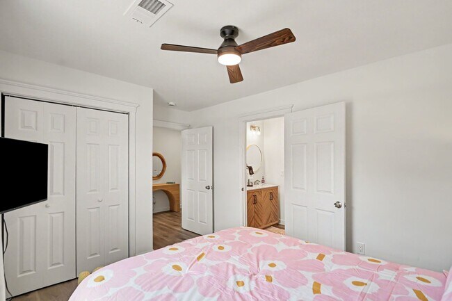 Building Photo - 2080 Thimble Creek Dr