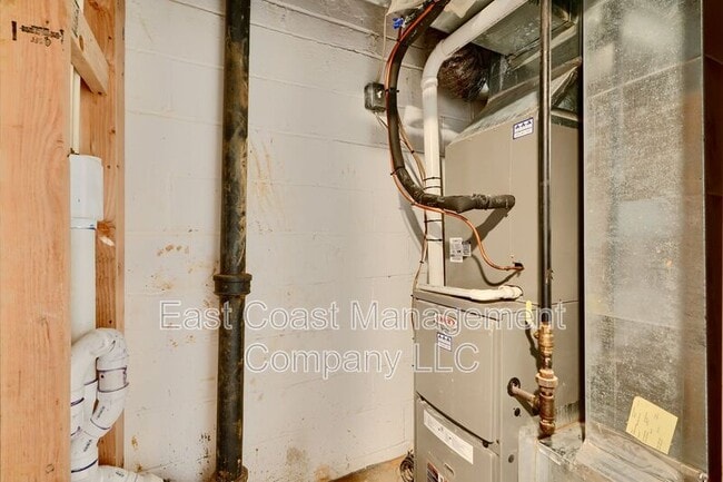 Building Photo - 1535 Chilworth Ave